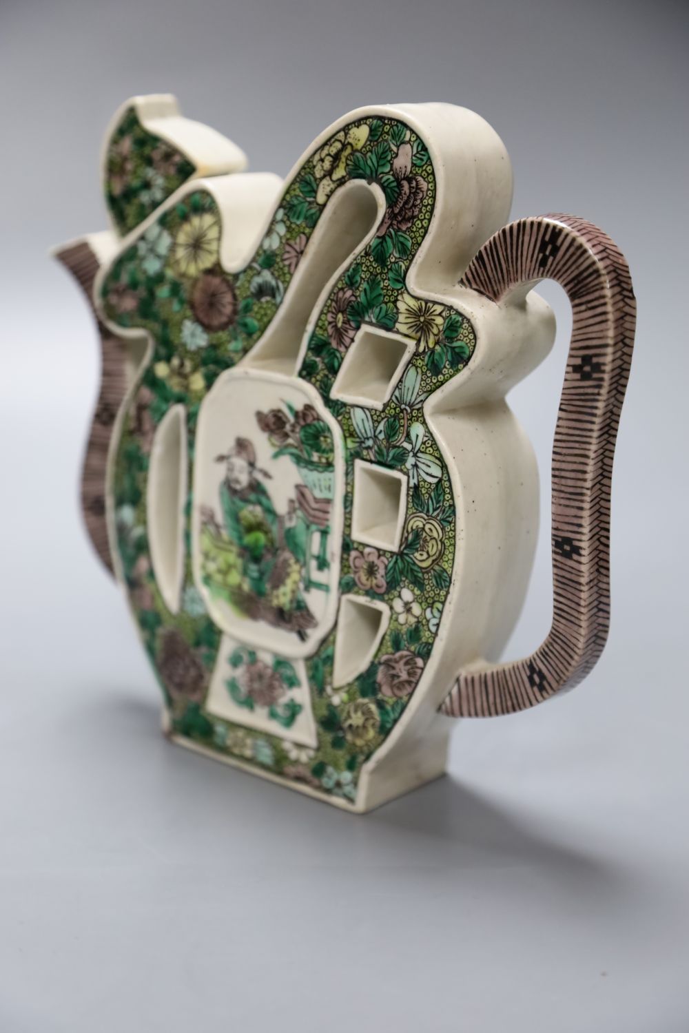 A Chinese enamelled biscuit Fu wine pot, Kangxi mark, late 19th century, height 19cm